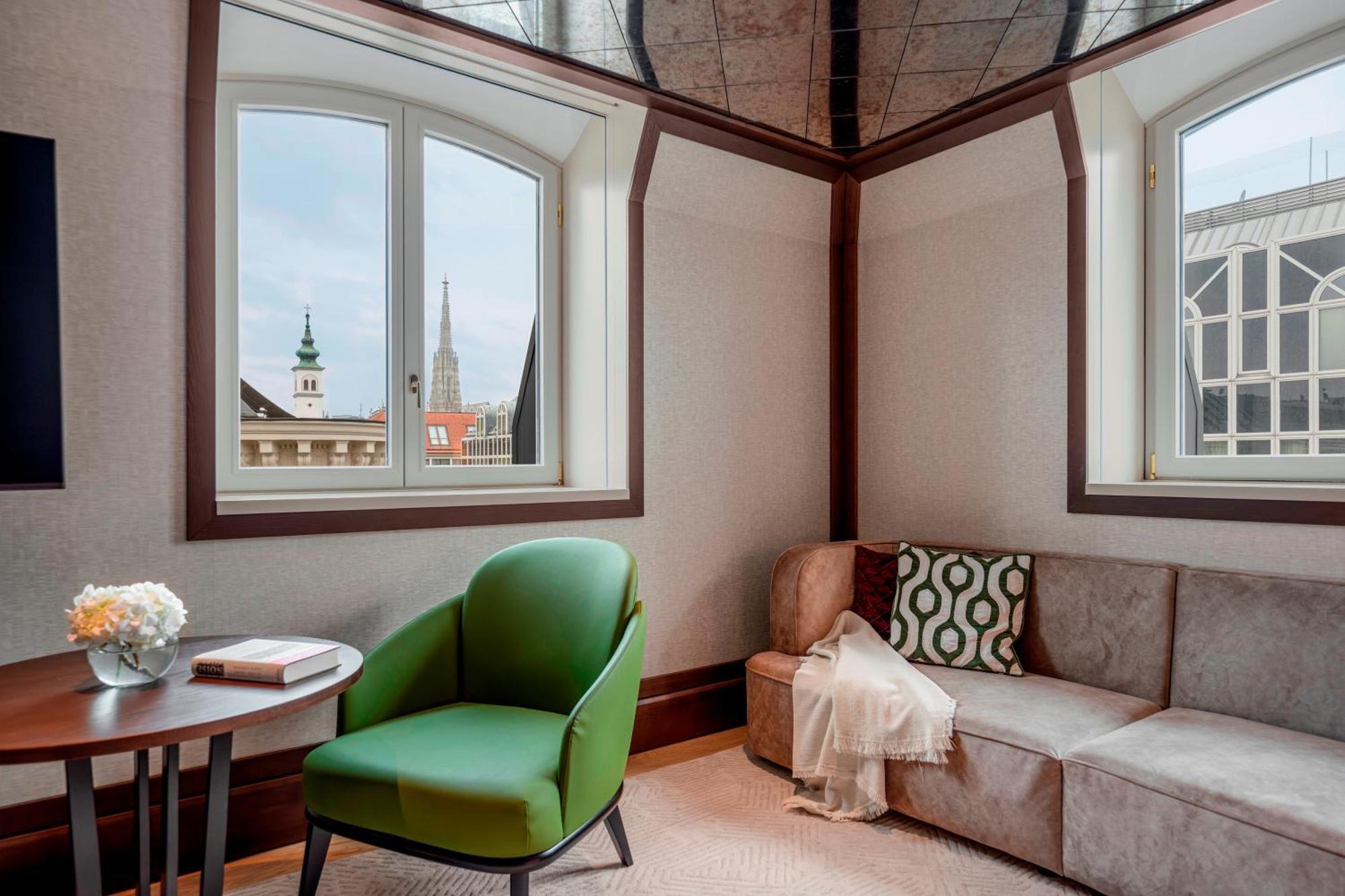 Almanac Palais Vienna Hotel Bagian luar foto A room at the hotel